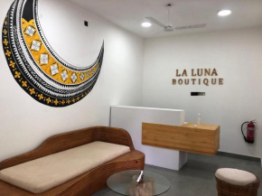 La Luna Boutique Dhangethi
